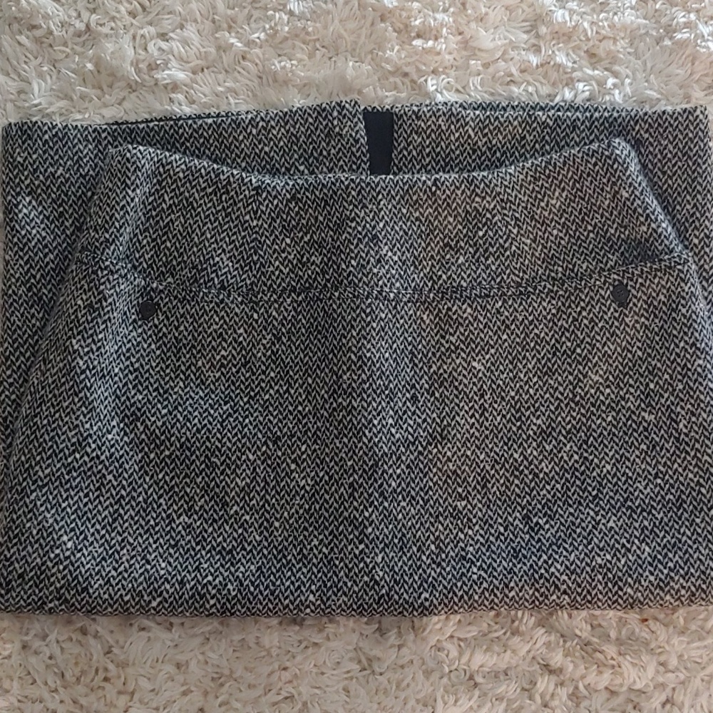 3/$20 🍁 Worth Skirt